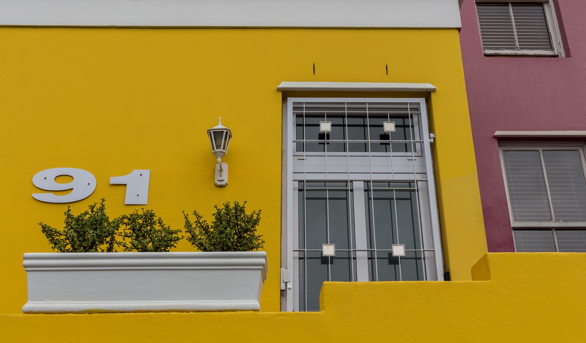 Choosing the Perfect Exterior Paint Color for Your Texas